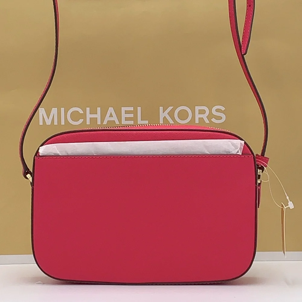 MICHAEL KORS
Jet Set Large Saffiano Leather Crossbody Bag
ELECTRIC PINK
NWT - Picture 15 of 16